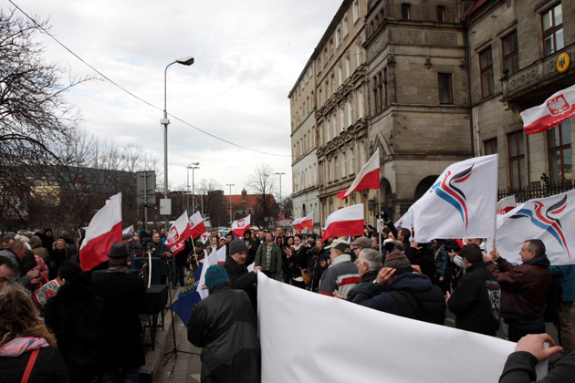 wrocławska manifestacja poparcia dla narodu niemieckiego — fot. Kamil Churzępa