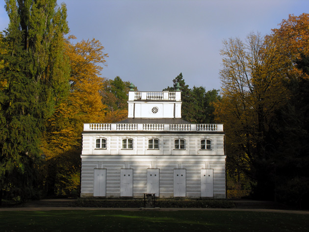 Biały Domek — letnia rezydencja Ludwika XVIII — fot. Adrian Nikiel