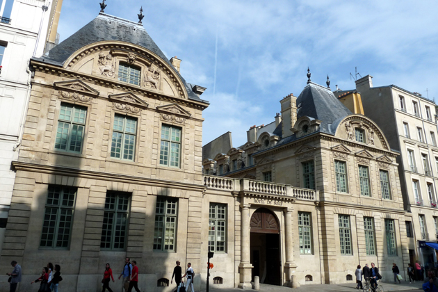 Pałac de Sully od ulicy