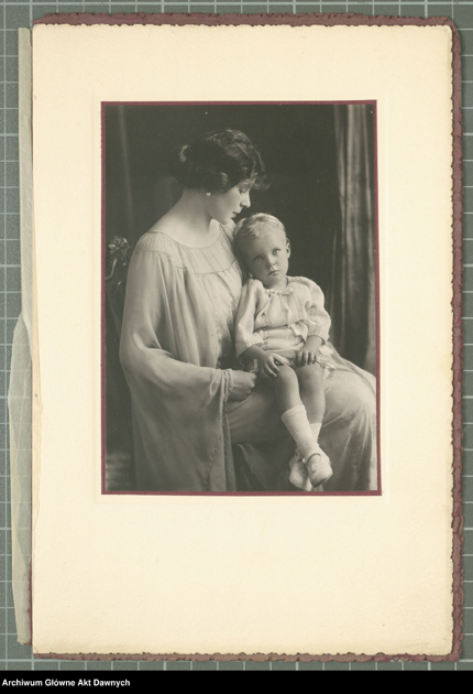 Alicja Badeni z synem Kazimierzem (fot. Narodowe Archiwum Cyfrowe)