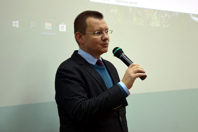 Prezes Oddziału Adam Biliński otwiera spotkanie (8 XII AD 2018) — fot. Adrian Nikiel