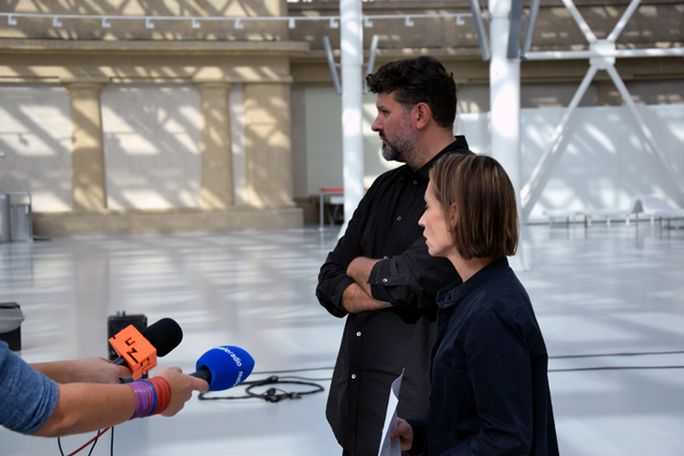 „Patrząc w strop, czy ostrze gwiazdy już się wwierca” — Piotr Skiba, Iwona D. Bigos (7 X AD 2022), fot. Adrian Nikiel